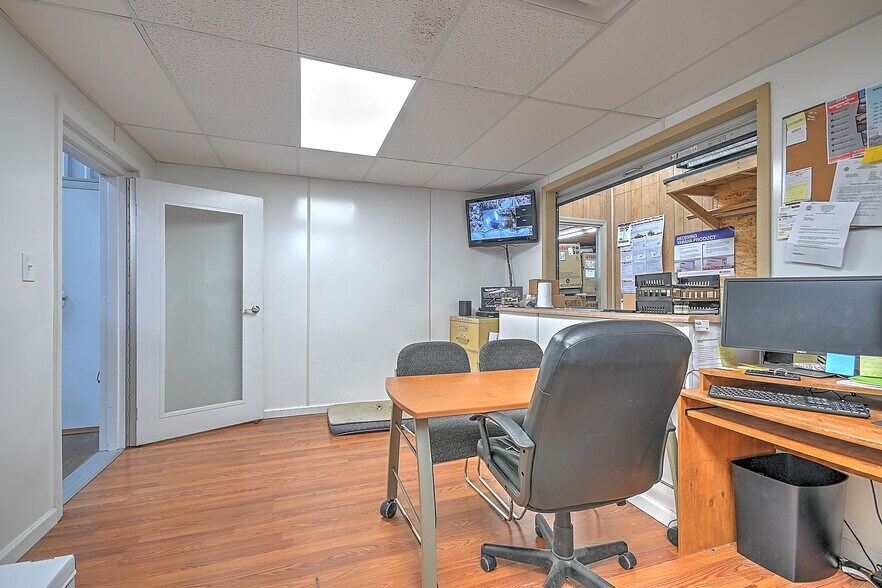 More Photos Of 2905 Cherokee Park Rd, Morristown Auto Dealership For Sale