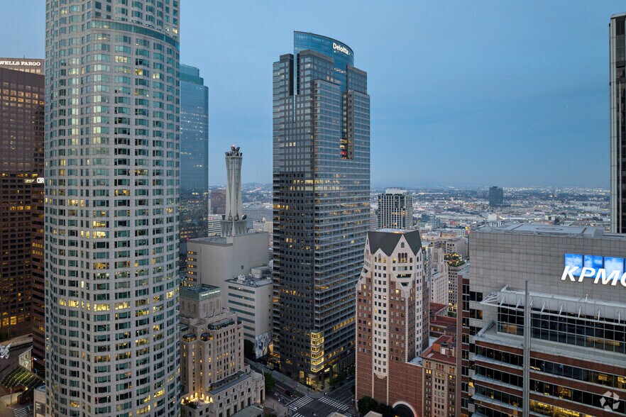 More Photos Of 555 W 5th St, Los Angeles Office For Lease