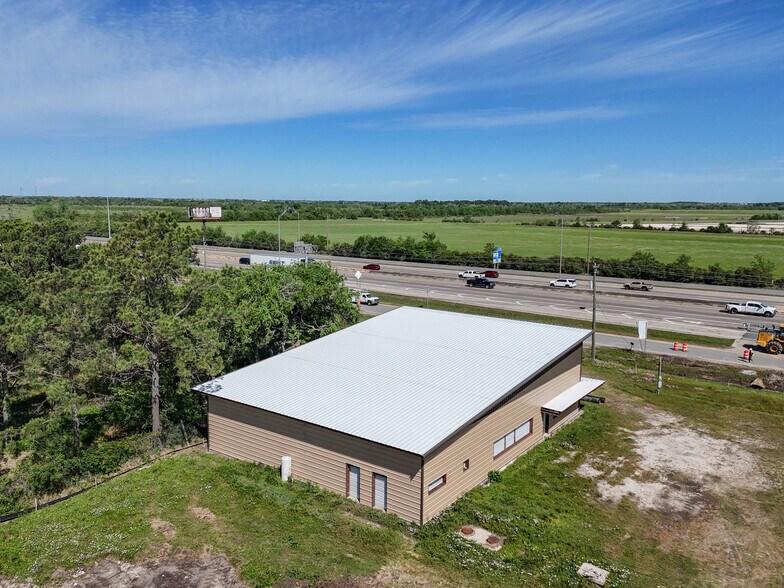 More Photos Of 7304 I-10 E, Baytown Freestanding For Sale