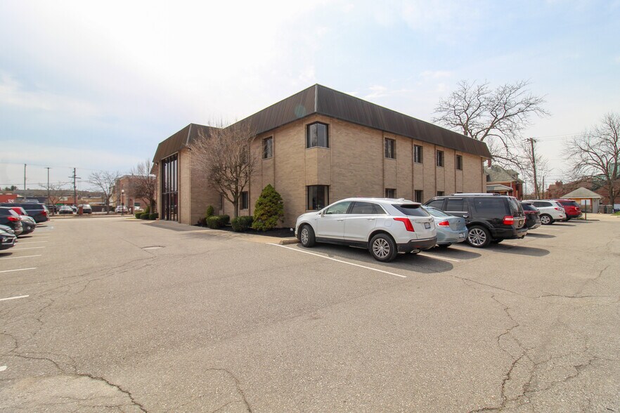 More Photos Of 22190 Garrison St, Dearborn Medical For Lease