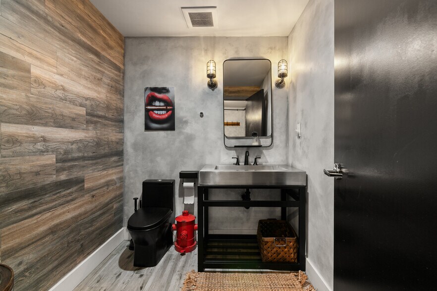 More Photos Of 302-390 11th Ave, San Diego Apartments For Sale