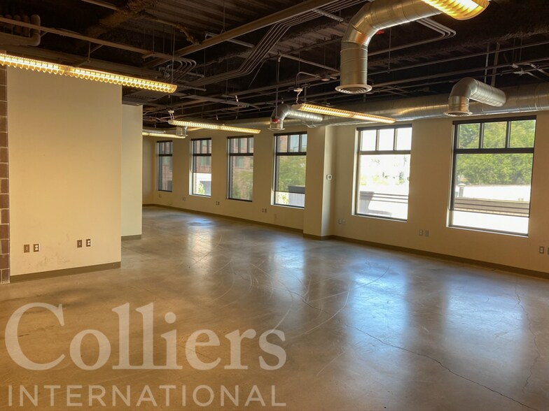 More Photos Of 420 W Main St, Boise Office For Sale