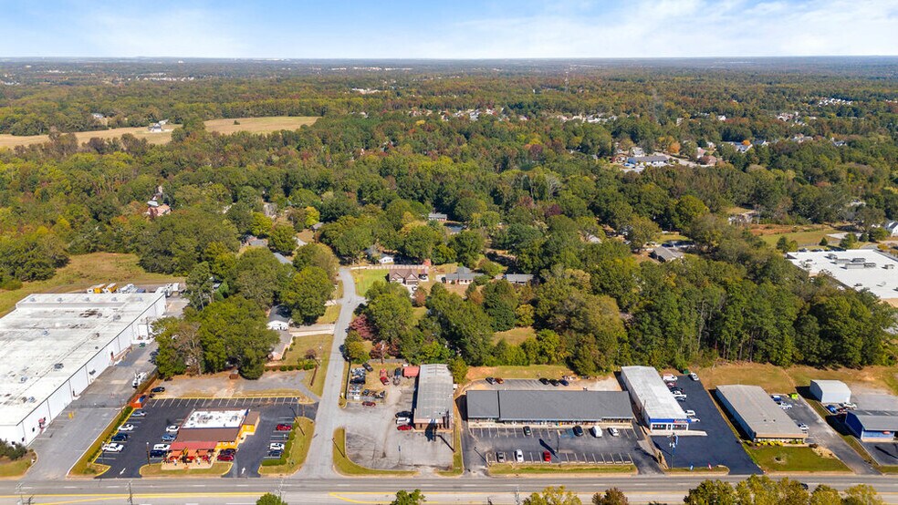 More Photos Of 1034 NE Main St, Simpsonville Auto Repair For Sale