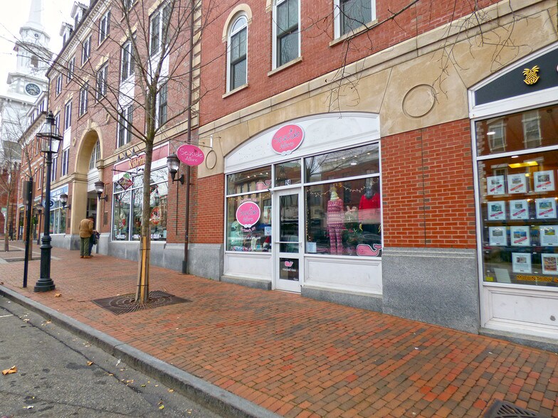 More Photos Of 18 Congress St, Portsmouth Apartments For Sale