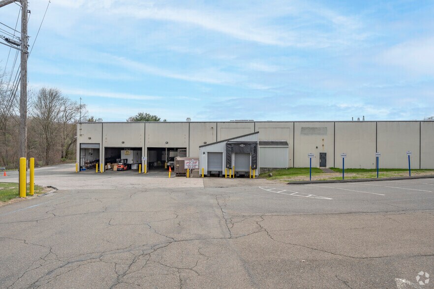 More Photos Of 710 Bridgeport Ave, Shelton Manufacturing For Lease