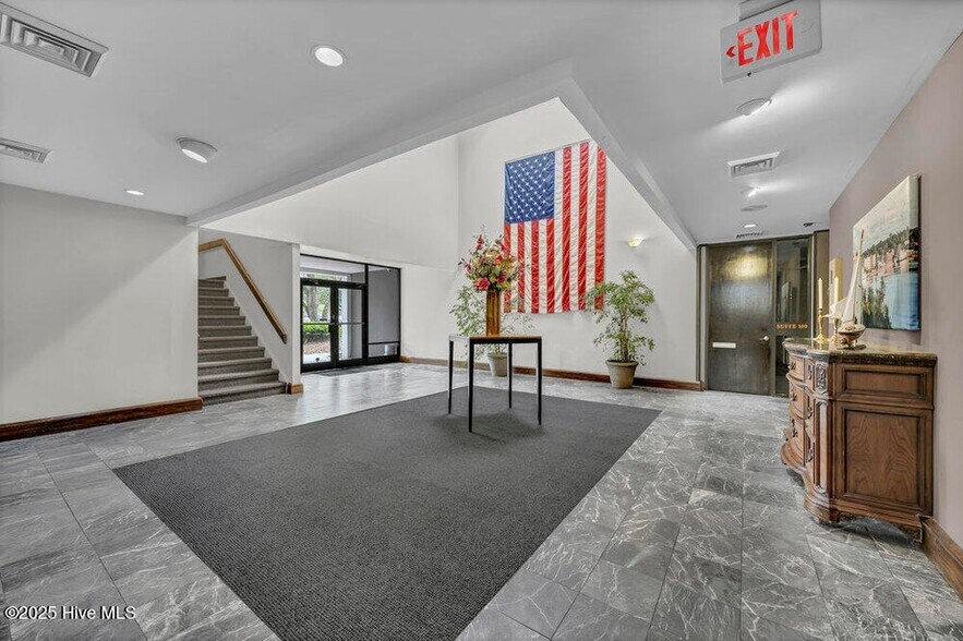 More Photos Of 5041 New Centre Dr, Wilmington Office For Sale