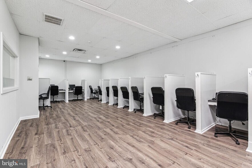 More Photos Of 813-817 N 5th St, Philadelphia Apartments For Lease