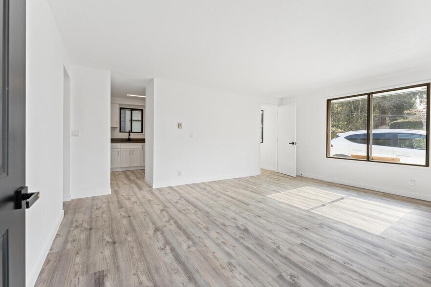 More Photos Of 2507-2525 SE Monroe St, Portland Apartments For Sale