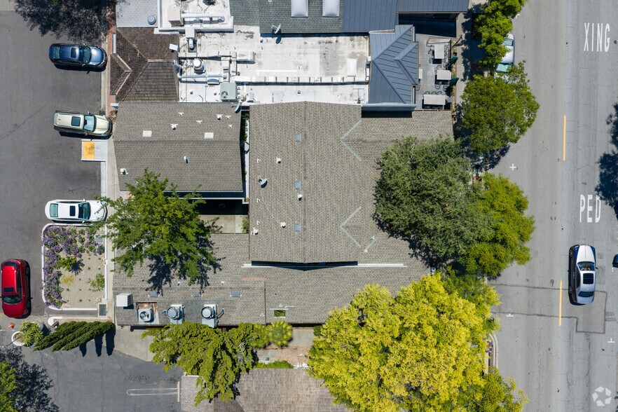 More Photos Of 14554 Big Basin Way, Saratoga Storefront Retail Office For Lease