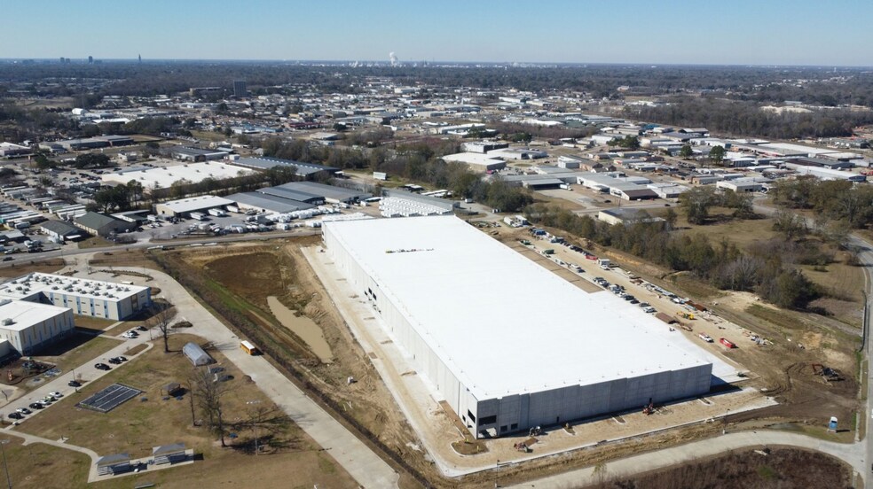 More Photos Of 8800 Tom Dr, Baton Rouge Distribution For Lease