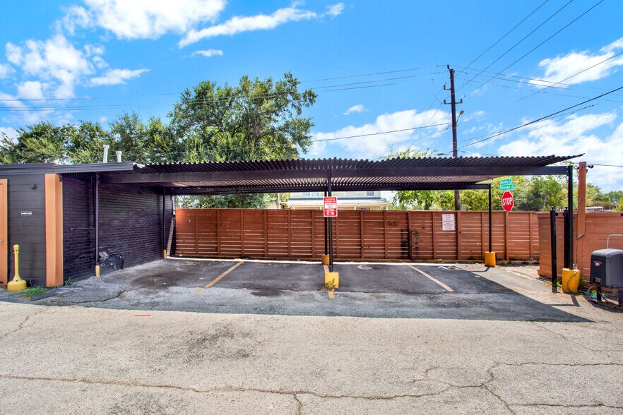 More Photos Of 7707 Glover St, Houston Apartments For Sale
