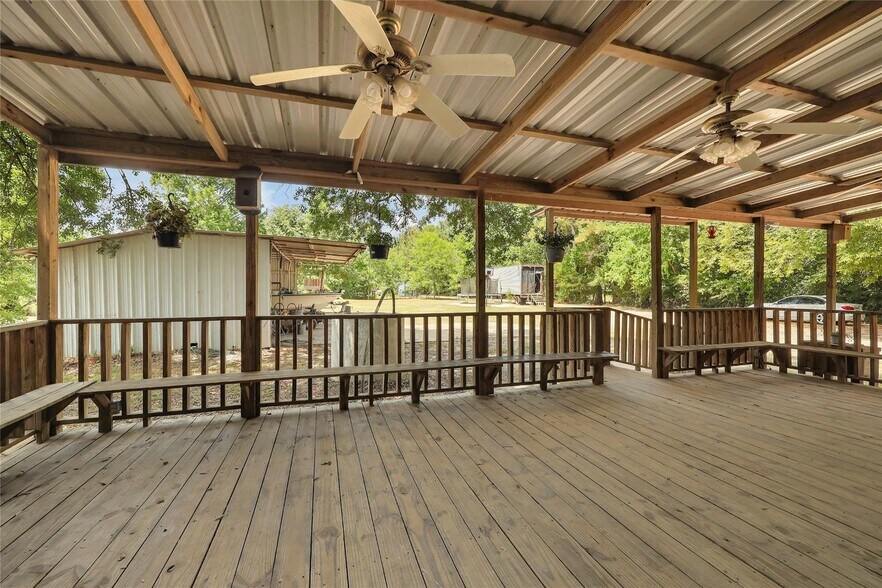 More Photos Of 14945 Wiggins Rd, Conroe Industrial For Sale