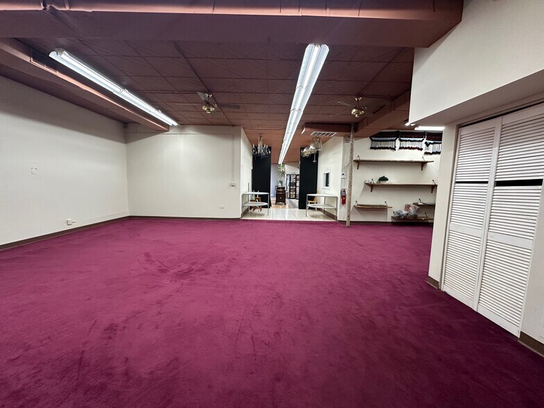 More Photos Of 8037 N Milwaukee Ave, Niles Storefront For Sale