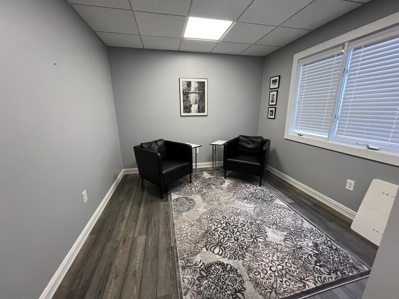 More Photos Of 1010 Ohio Pike, Cincinnati Medical For Lease