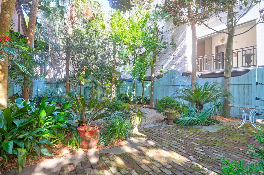 More Photos Of 78 Society St, Charleston Specialty For Sale