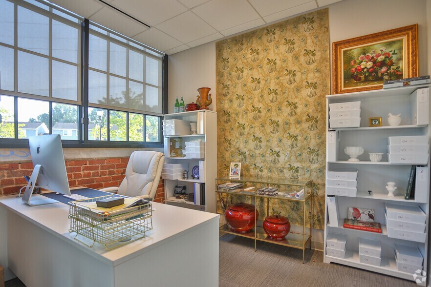 More Photos Of 141 Traction St, Greenville Coworking Space