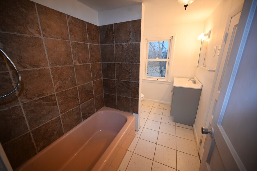 More Photos Of 7635 Annapolis Woods Rd, Welcome Land For Sale