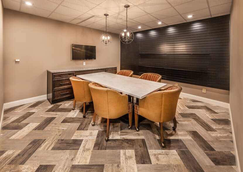 More Photos Of 6602 E 75th St, Indianapolis Office For Lease