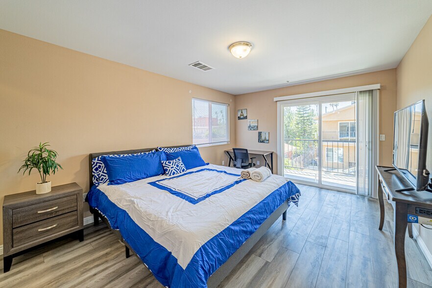 More Photos Of 943 Broad Ave, Wilmington Apartments For Sale