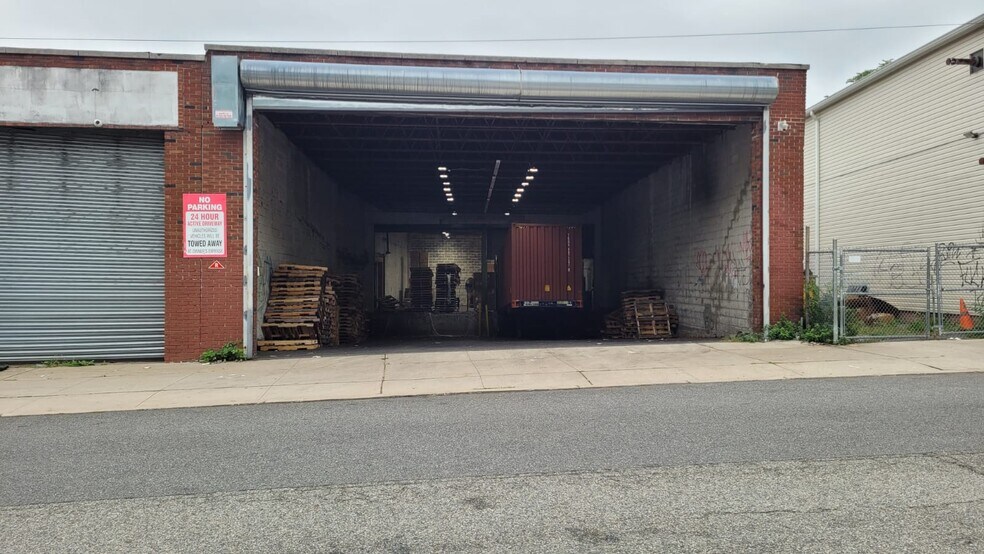 More Photos Of 293-309 Marshall St, Paterson Warehouse For Lease
