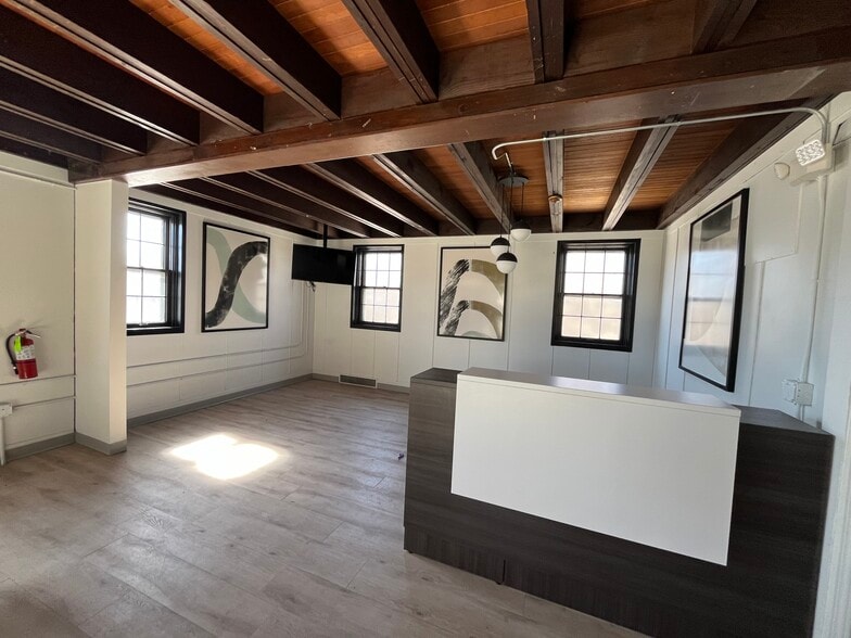 More Photos Of 4121 N Wilson Dr, Milwaukee Lodge Meeting Hall For Lease