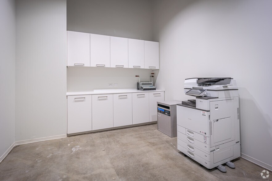 More Photos Of 2101 CityWest Blvd, Houston Office For Lease