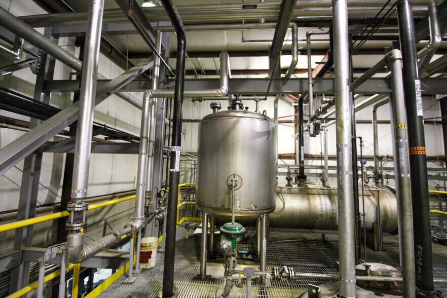 More Photos Of 5640 44th Ave S, Clinton Office For Sale