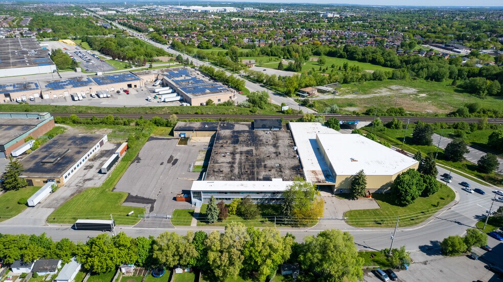 More Photos Of 2-8 Holtby Ave, Brampton Warehouse For Lease