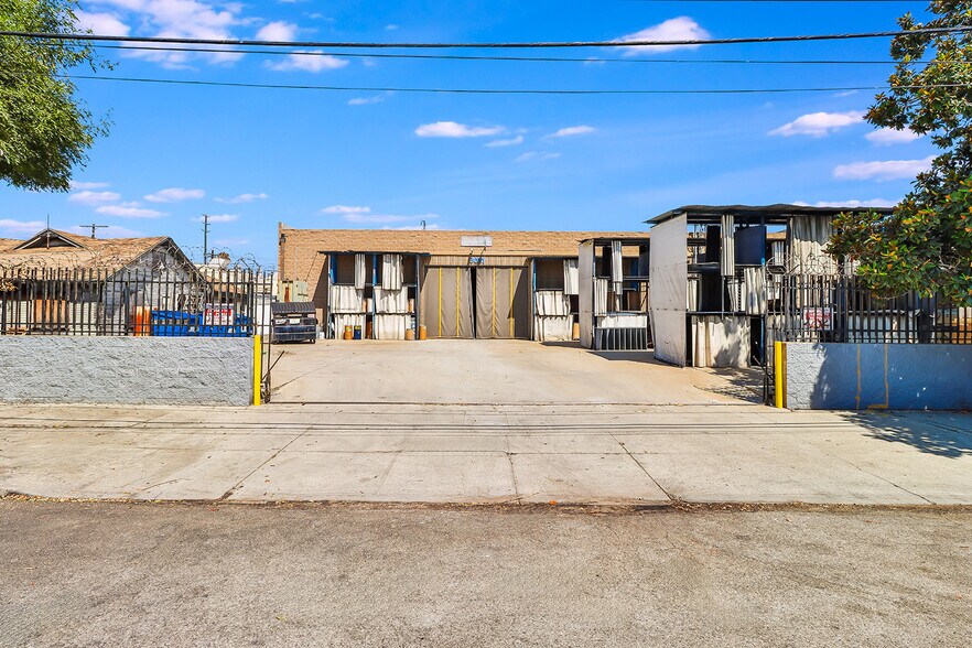 More Photos Of 3030 Fletcher Dr, Los Angeles Manufacturing For Sale