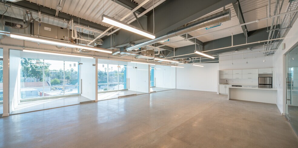 More Photos Of 5015 Eagle Rock Blvd, Los Angeles Loft Creative Space For Lease