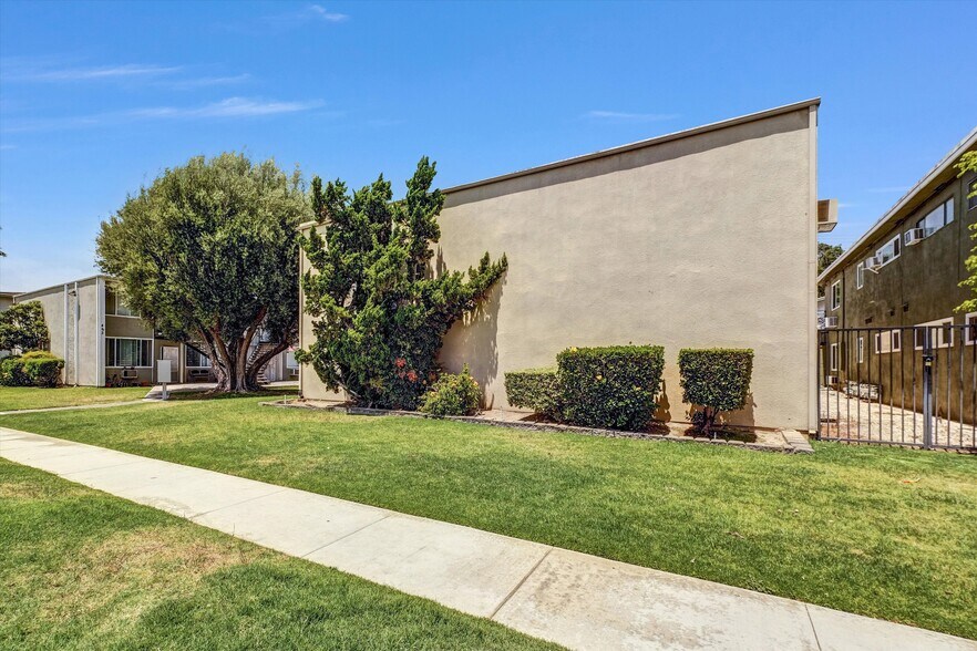 More Photos Of 457 Alpine St, Upland Apartments For Sale