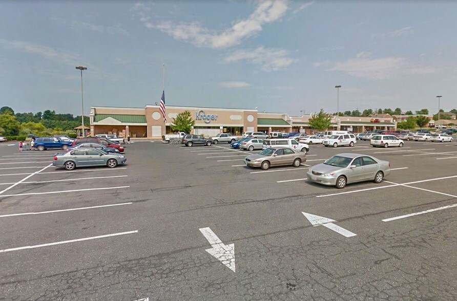 More Photos Of 109 Lew Dewitt Blvd, Waynesboro Storefront For Lease