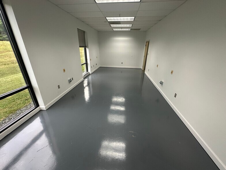 More Photos Of 623 Welsh Run Rd, Ruckersville Light Manufacturing For Lease