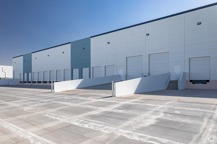 More Photos Of 1774 Pan American St, Calexico Warehouse For Lease
