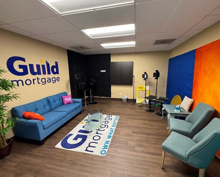 More Photos Of 698 12th St SE, Salem Office For Lease