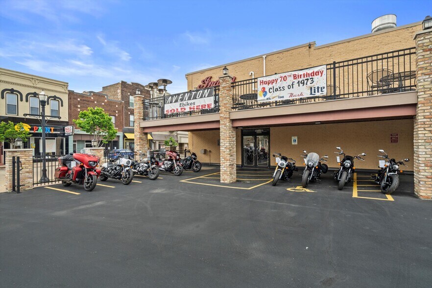 More Photos Of 522 6th St, Racine General Retail For Sale