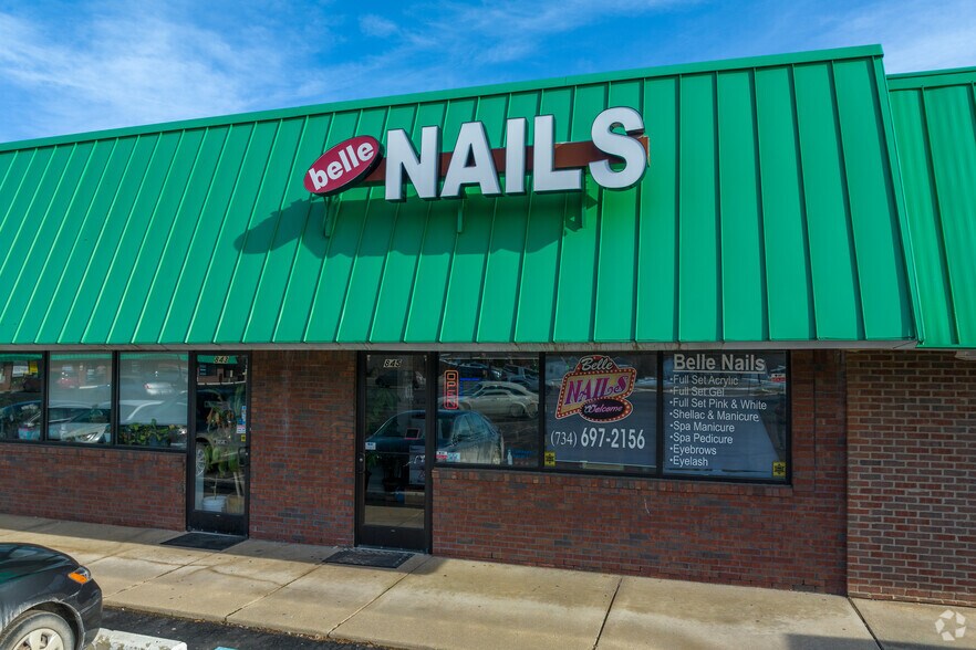 More Photos Of 781-885 Sumpter Rd, Belleville Unknown For Lease