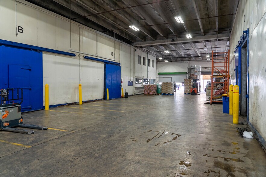 More Photos Of 1400 E Olympic Blvd, Los Angeles Distribution For Lease