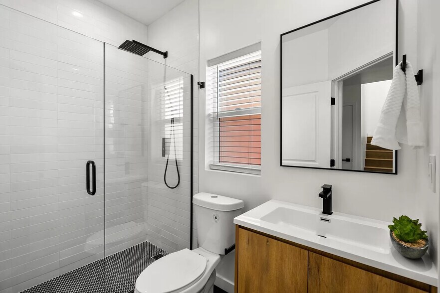 More Photos Of 4959 Jumano Ave, San Diego Apartments For Sale