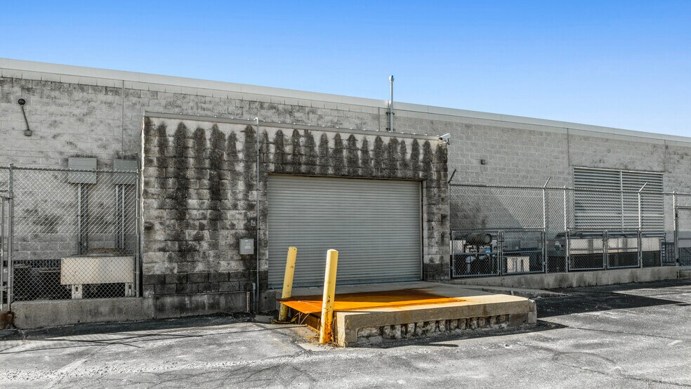 More Photos Of 5825 N 99th St, Milwaukee Office For Lease