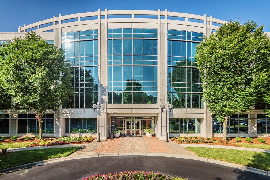 More Photos Of 3735 Glen Lake Dr, Charlotte Unknown For Lease