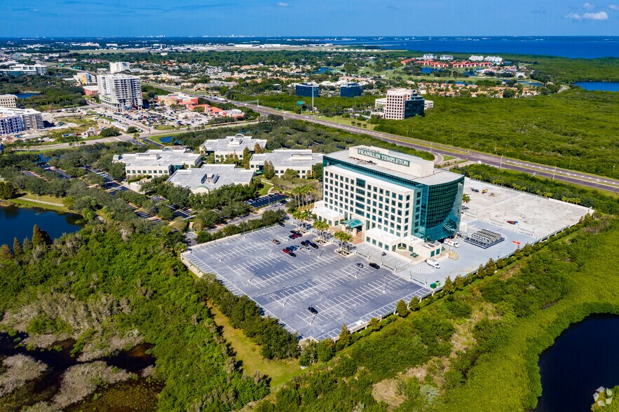 More Photos Of 140 Fountain Pky, Saint Petersburg Office For Lease