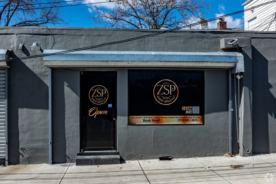 More Photos Of 11 Brookdale Ave, Newark Warehouse For Lease