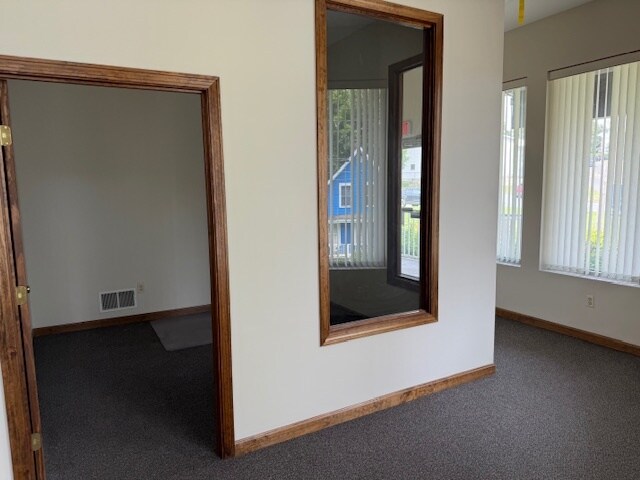 More Photos Of 21 Mohawk Trl, Greenfield Unknown For Lease