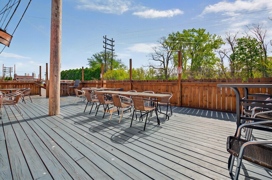 More Photos Of 327 Broadway, Albany Bar For Sale