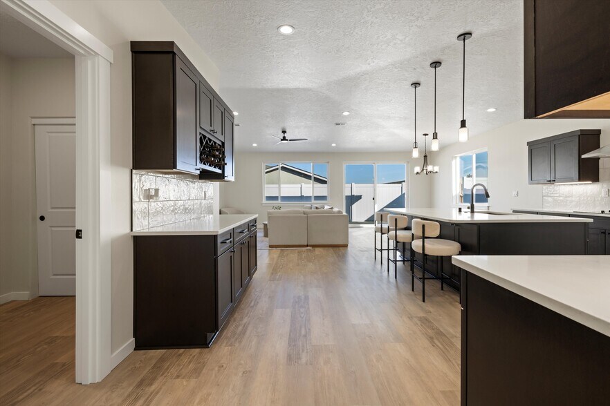 More Photos Of 1101-1109 Fairhaven Loop, Richland Apartments For Sale