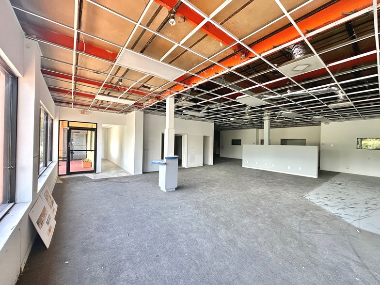 More Photos Of 865 W New York Ave, Deland Freestanding For Sale