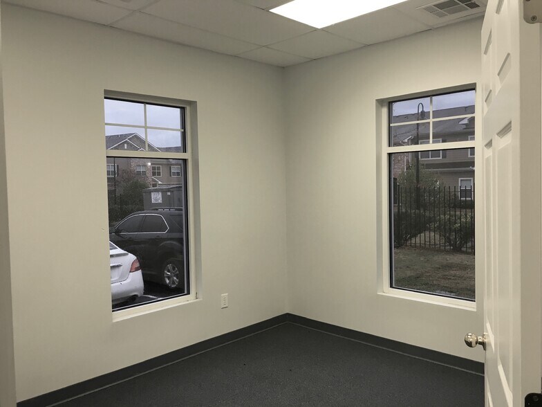 More Photos Of 4780-4782 Woodmere Blvd, Montgomery Medical For Lease