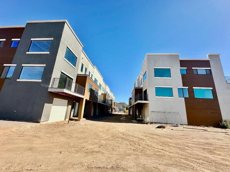 More Photos Of 11830 N 28th Dr, Phoenix Apartments For Sale