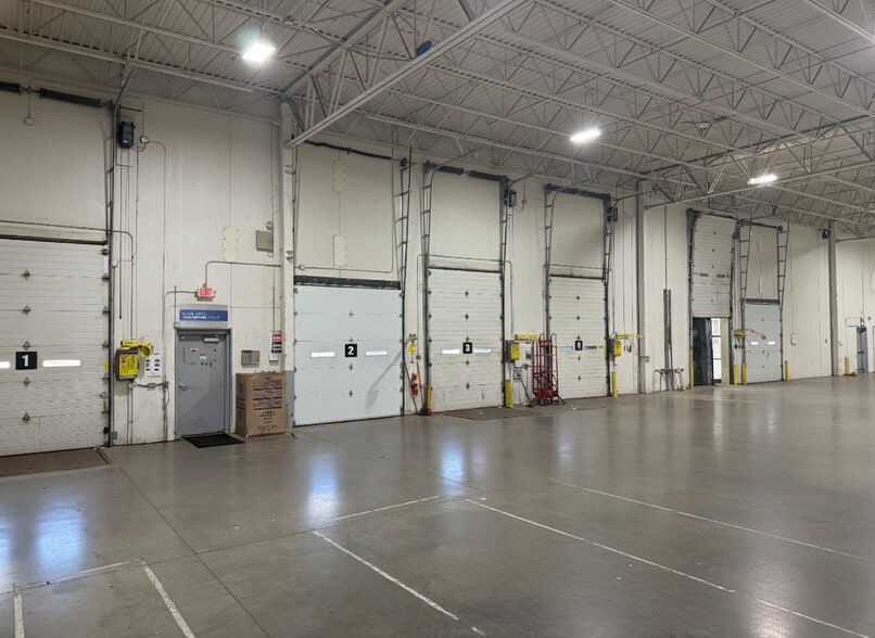 More Photos Of W238N1700 Rockwood Dr, Waukesha Light Distribution For Lease